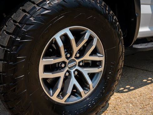 Used 2017 Ford F150 Raptor w/ Equipment Group 802A Luxury AWD/4WD image 16