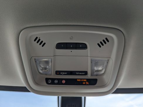 Certified 2021 Chevrolet Traverse LT AWD/4WD image 27
