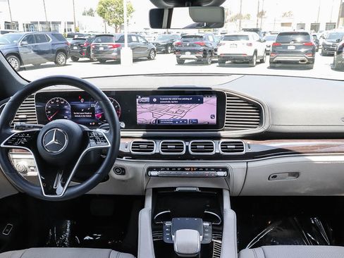 Used 2024 Mercedes-Benz GLE 350 4MATIC image 18