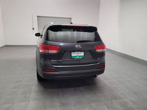 Used 2017 Kia Sorento LX FWD image 6