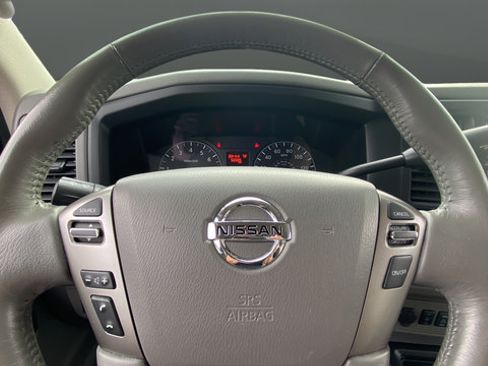 Used 2019 Nissan NV 3500 SL RWD image 16