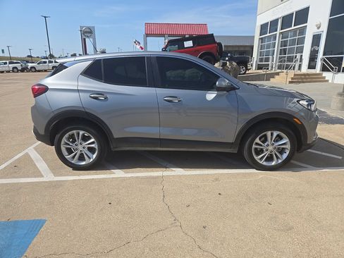 Used 2023 Buick Encore GX Preferred w/ Cold Weather Comfort Package FWD image 4