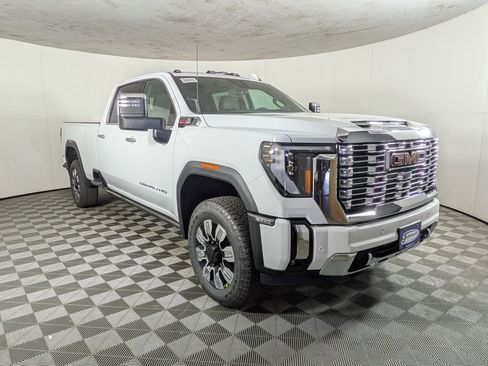 New 2025 GMC Sierra 3500 Denali w/ Denali Reserve Package image 5