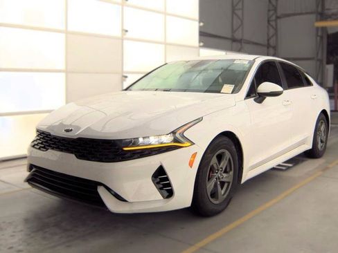 Used 2022 Kia K5 LX FWD image 3