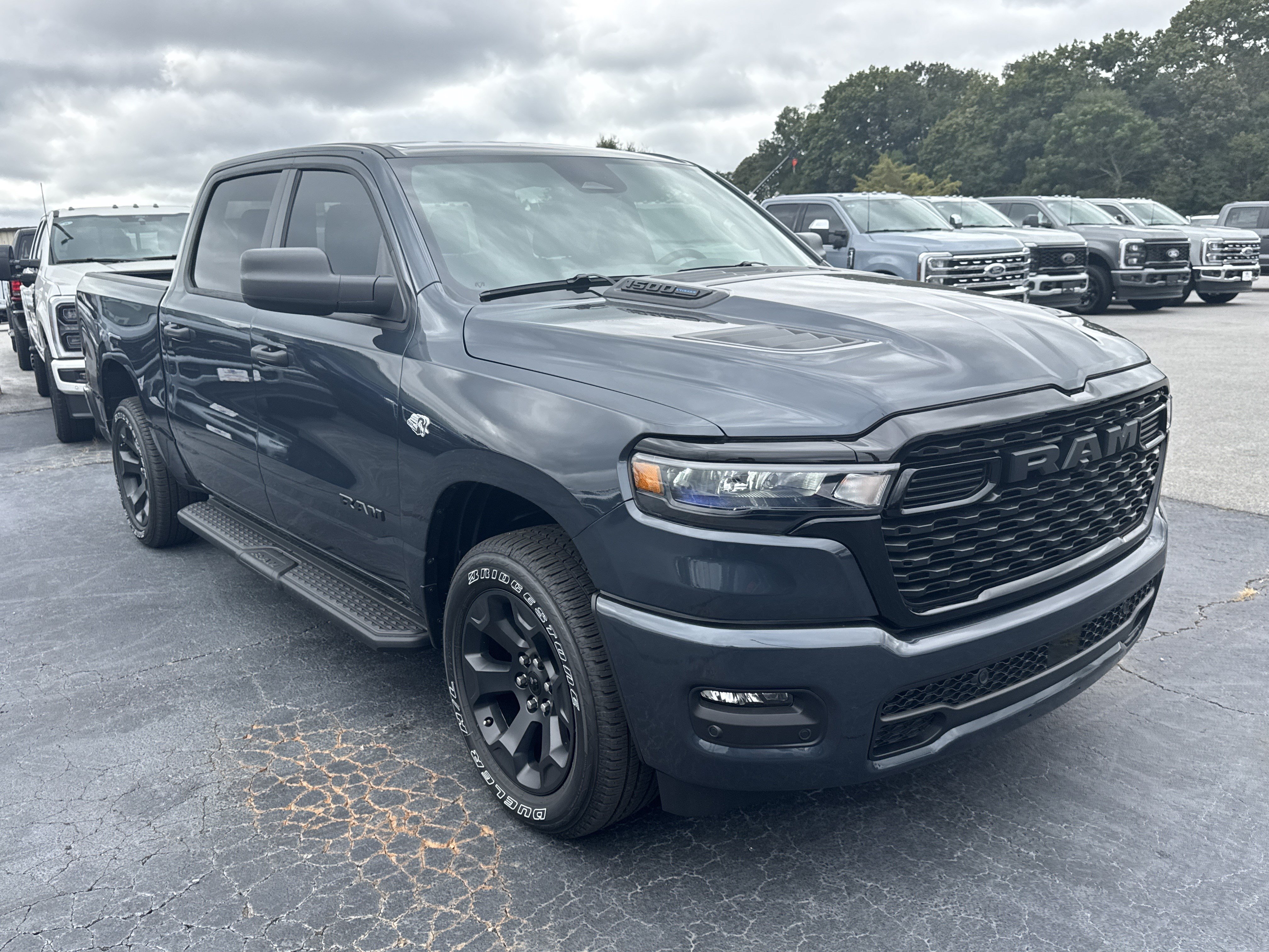 New 2026 RAM 1500 Express AWD/4WD image 4