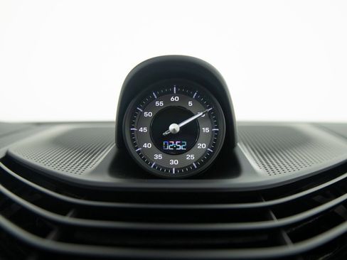 Certified 2025 Porsche Taycan 4S image 26