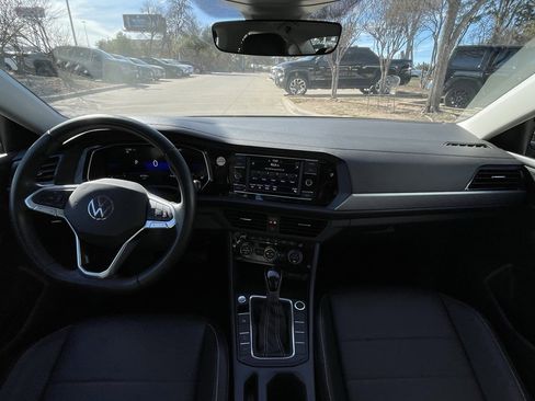 Used 2024 Volkswagen Jetta SE image 10