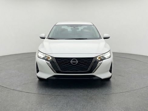 Used 2025 Nissan Sentra SV image 2