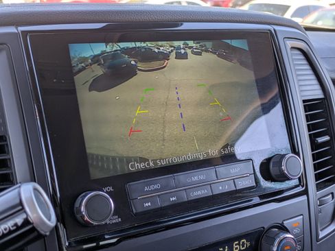 Used 2022 Nissan Titan SV w/ SV Convenience Package image 22