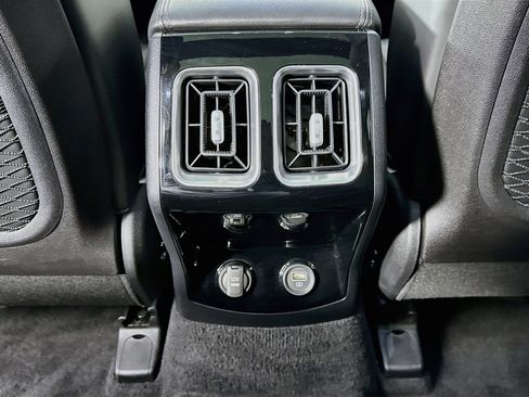 Used 2023 Kia Sorento SX AWD/4WD image 27