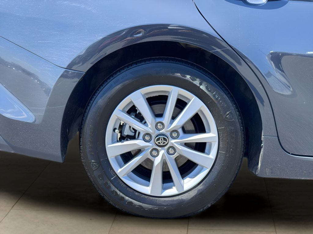 Used 2025 Toyota Camry LE FWD image 36