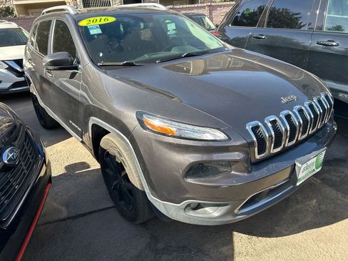 Used 2016 Jeep Cherokee Limited image 2