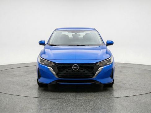 Used 2025 Nissan Sentra SV FWD image 2