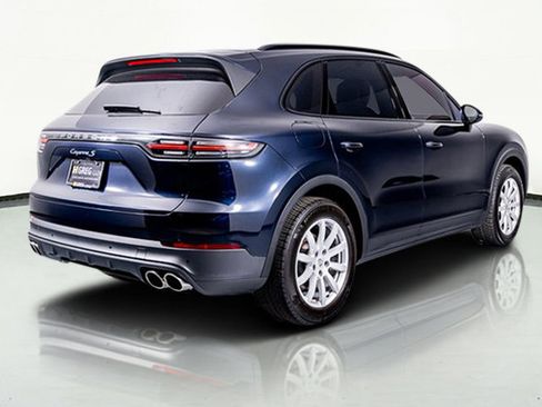 Used 2022 Porsche Cayenne S image 11