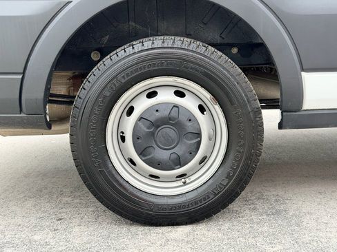 Used 2018 Ford Transit 350 XL RWD image 28