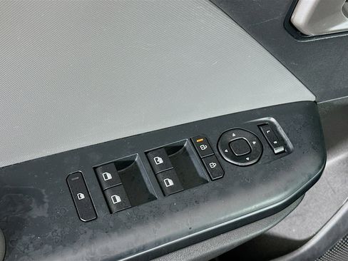 Used 2025 Kia K4 LXS image 15