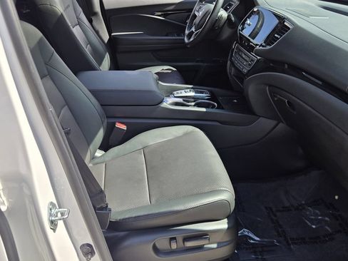 Used 2025 Honda Ridgeline Black Edition image 16