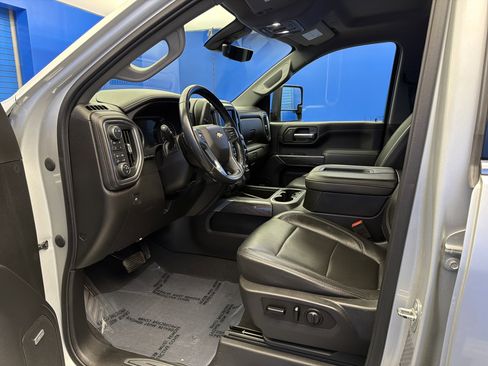 Used 2020 Chevrolet Silverado 2500 LTZ w/ LTZ Premium Package image 13