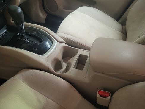 Used 2016 Nissan Rogue S FWD image 26