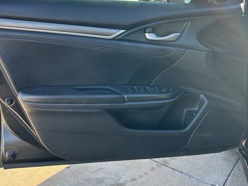 Used 2020 Honda Civic Touring image 6
