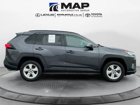 Used 2021 Toyota RAV4 XLE FWD image 6