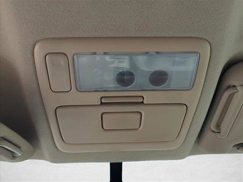 Used 2005 Toyota RAV4 2WD image 16