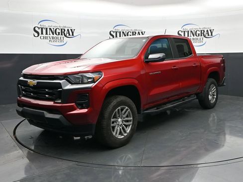Used 2024 Chevrolet Colorado LT w/ LT Convenience Package II AWD/4WD image 3