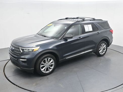 Used 2023 Ford Explorer XLT w/ Equipment Group 202A AWD/4WD image 25