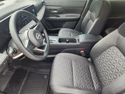 New 2026 Nissan Kicks SV w/ Charging Package FWD image 12