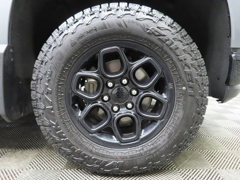 Used 2020 Chevrolet Silverado 1500 LT Trail Boss w/ Convenience Package image 8