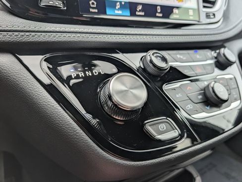 New 2026 Chrysler Pacifica Select image 27