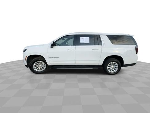 Certified 2025 Chevrolet Suburban LT AWD/4WD image 5