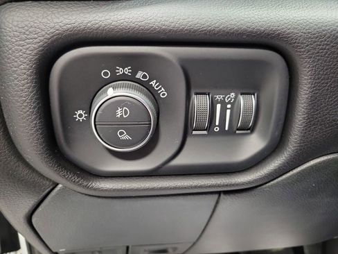 Used 2022 RAM 2500 Laramie AWD/4WD image 40