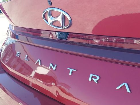 Used 2021 Hyundai Elantra SEL image 7