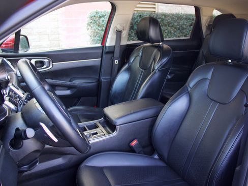Used 2022 Kia Sorento S FWD image 13