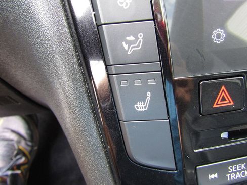 Used 2021 INFINITI QX50 Luxe image 18