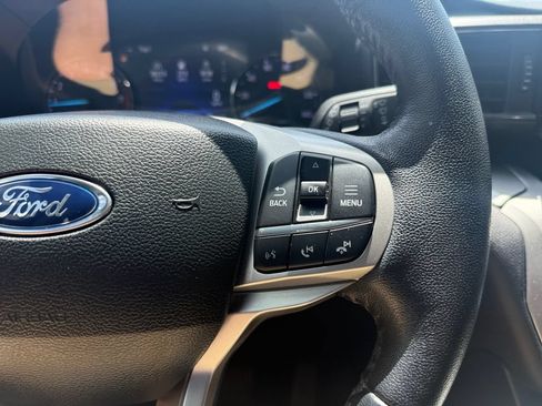 Used 2022 Ford Explorer XLT w/ Equipment Group 202A RWD image 22