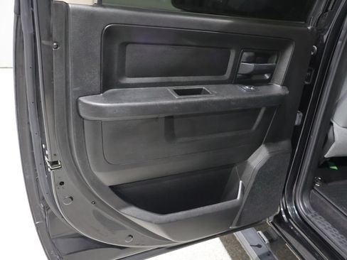 Used 2019 RAM 1500 Express w/ Express Value Package AWD/4WD image 19