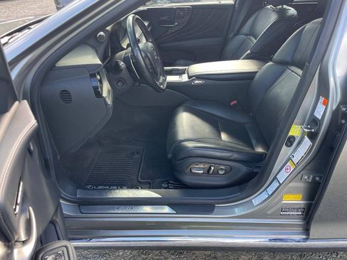 Used 2018 Lexus LS 500h AWD image 10
