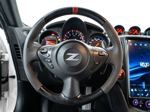 Used 2018 Nissan 370Z NISMO image 24