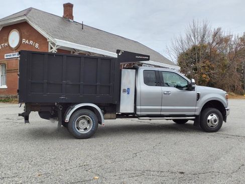 Certified 2020 Ford F350 Lariat w/ Lariat Value Package image 4