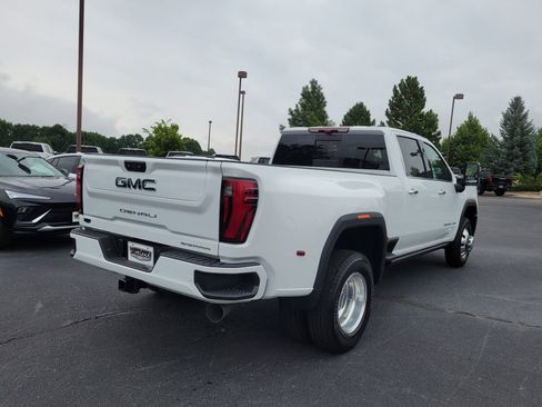 New 2025 GMC Sierra 3500 Denali Ultimate AWD/4WD image 3