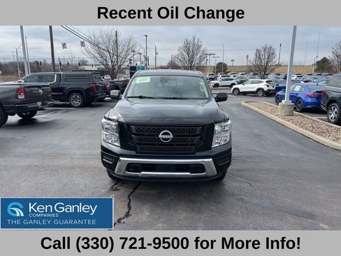 Used 2023 Nissan Titan SV w/ SV Convenience Package image 4