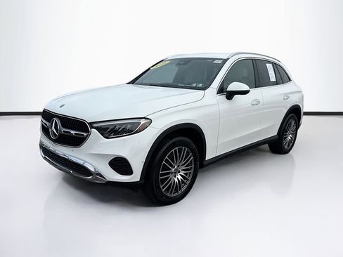 Used 2025 Mercedes-Benz GLC 300 4MATIC image 3