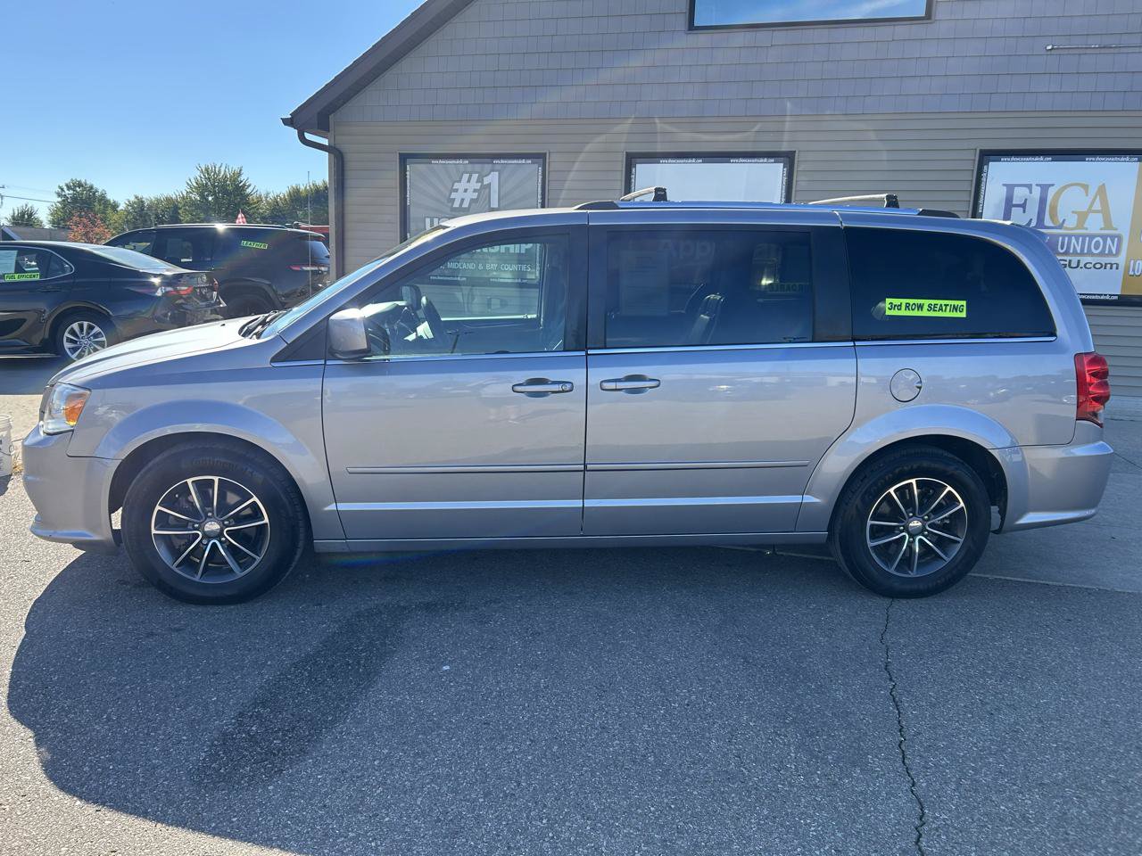 Used 2016 Dodge Grand Caravan SXT FWD image 8