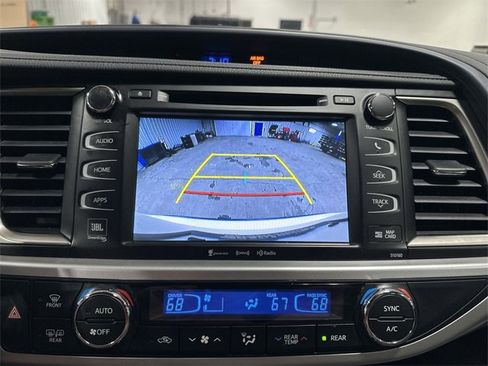 Used 2016 Toyota Highlander Limited image 28