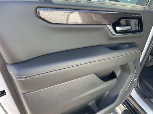 New 2026 GMC Yukon XL Elevation AWD/4WD image 23