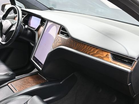 Used 2020 Tesla Model X Long Range AWD/4WD image 38