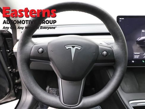 Used 2023 Tesla Model 3 Standard Range image 10