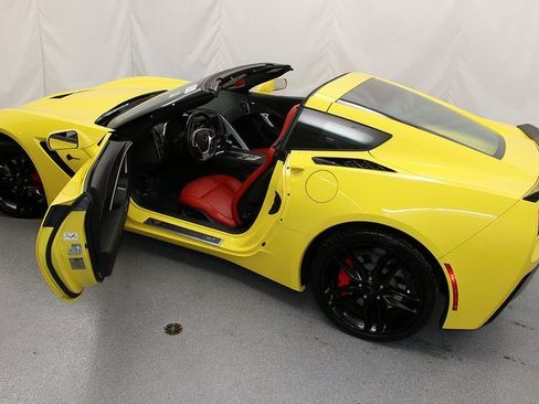 Used 2019 Chevrolet Corvette Stingray Coupe image 9